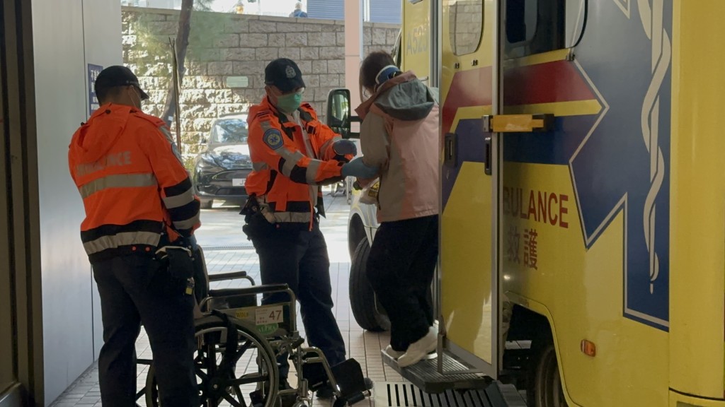 傷者由救護車送院治理。梁國峰攝