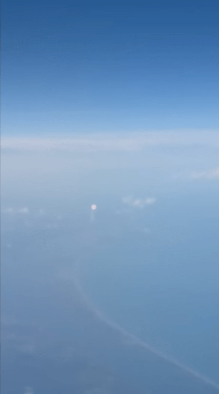 据英媒《bbc》和《衞报》等报道，随着太空船升空，网上随即流传多段“上帝视角”影片。