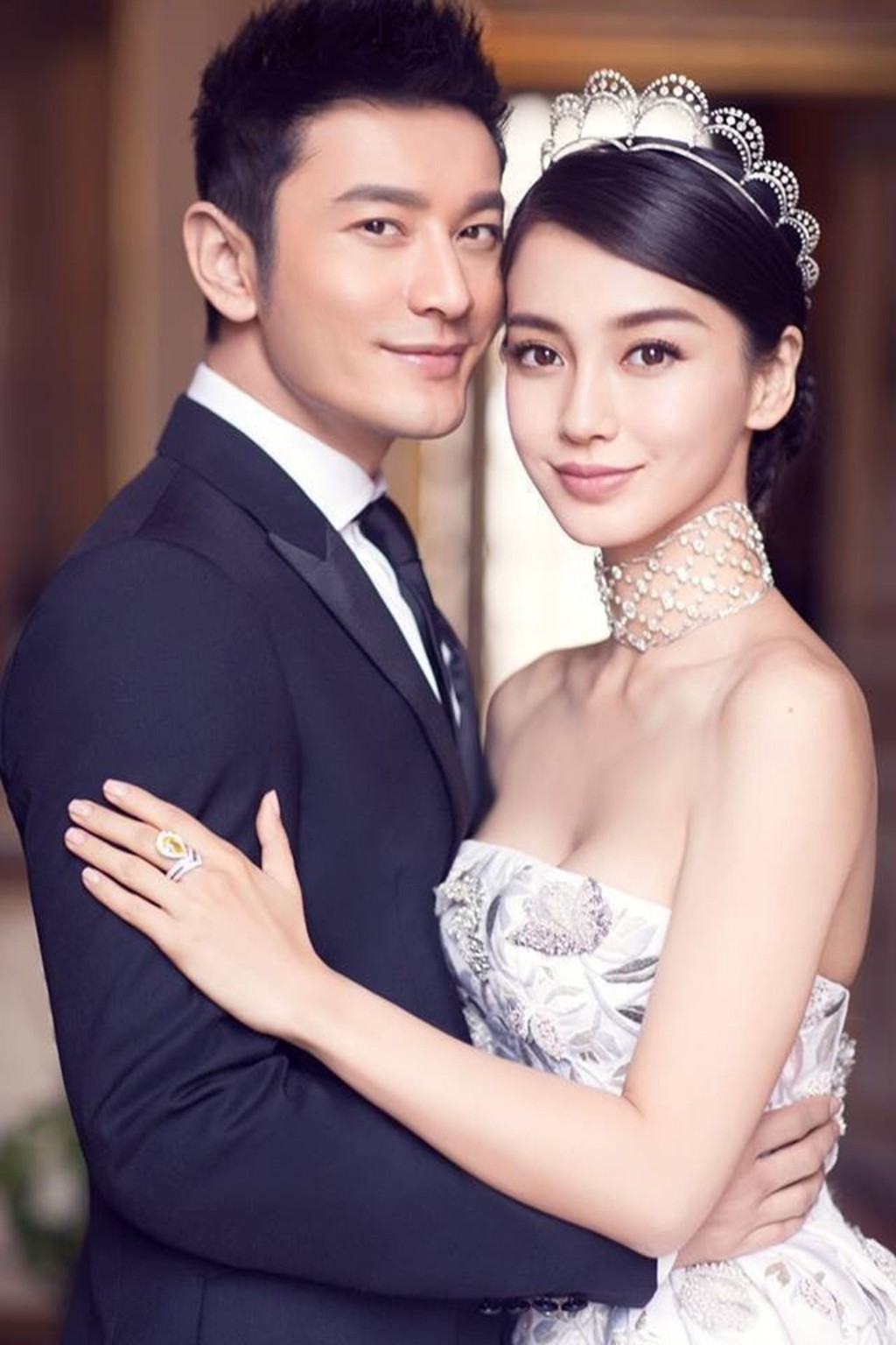 当年仍是黄晓明太太身份的表嫂杨颖（Angelababy）也有在赛前送上祝福。