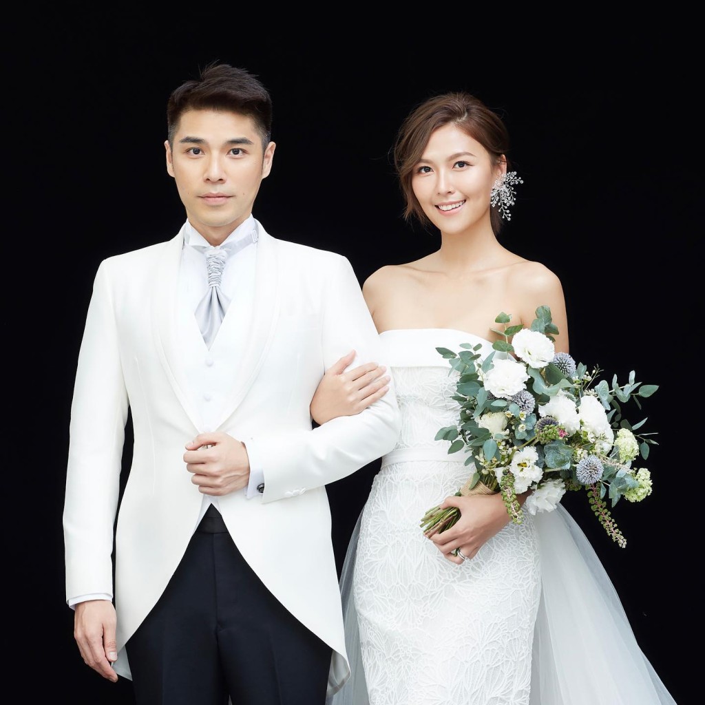 姜文杰与李泳淇于2022年2月22日结婚。  ​