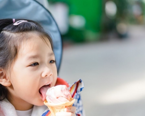 很多小朋友都喜歡吃糖、零食，正餐卻有偏食的習慣，令家長煩惱不已。網圖