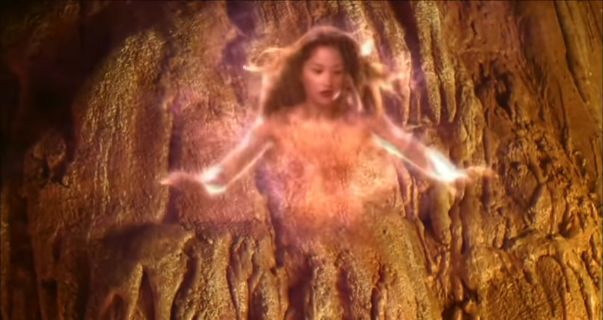 瞿穎在電影《千機變II之花都大戰》飾演女帝「雅歌／雅婷」。