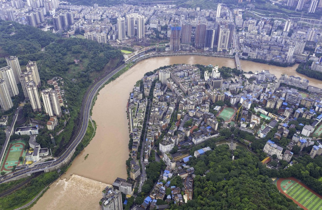 受強降雨影響重慶市綦江水位持續上漲。中新社