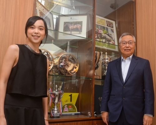 劉錫康的馬王「靚蝦王」廣受馬迷熟悉,如今愛女劉津津亦晉身馬主行列。