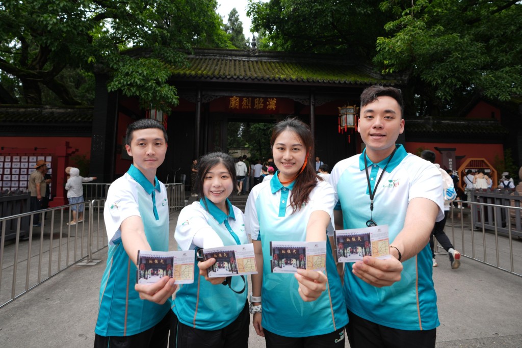 「Customs YES」團員7月3日參觀成都武侯祠，認識四川的歷史。政府新聞處圖片