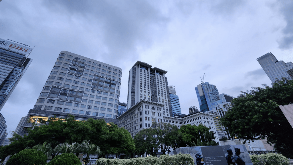 本港地区今日雨势有时较大。黎志伟摄