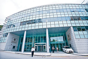 澳門金管局稱，有關澳門證券交易所的建議仍處於研究階段。