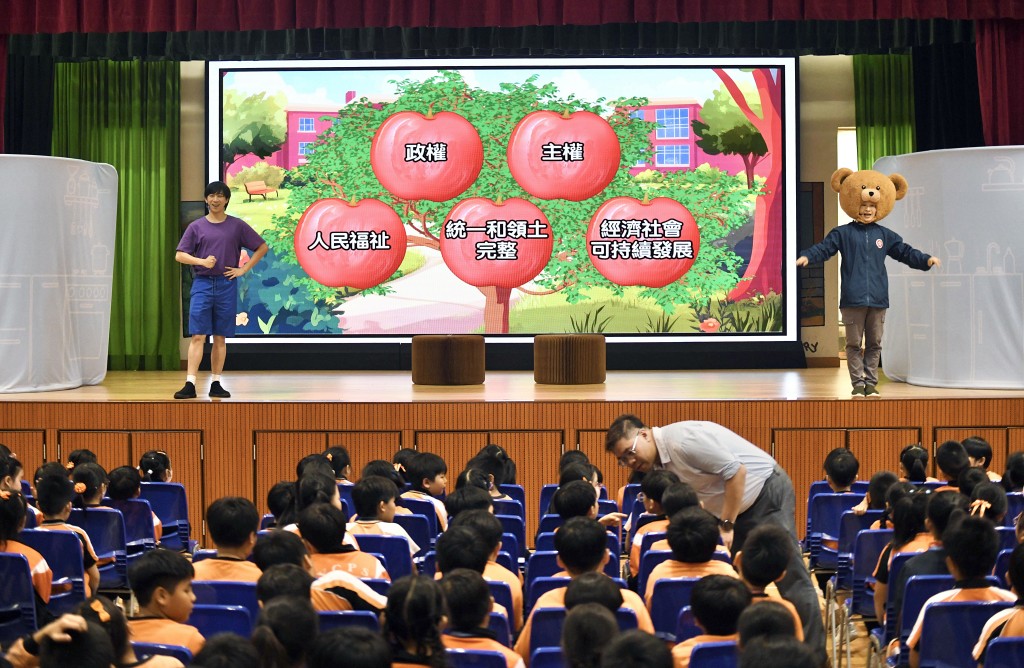 国家安全校园互动剧场《校园食神大赛》通过生活化的剧情带出国家安全概念和讯息。