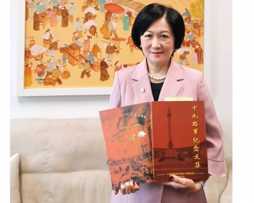 葉劉淑儀透露外公是國民黨十九路軍成員，曾參與多場大戰役。