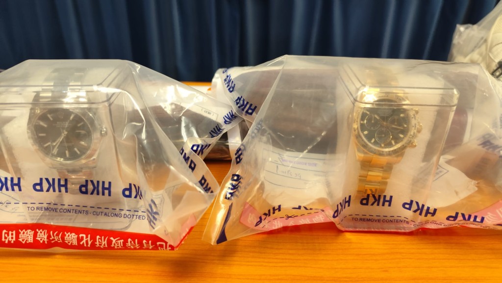 騙徒要求海外中國留學生來港，之後購買名錶充當「保證金」，以證清白。