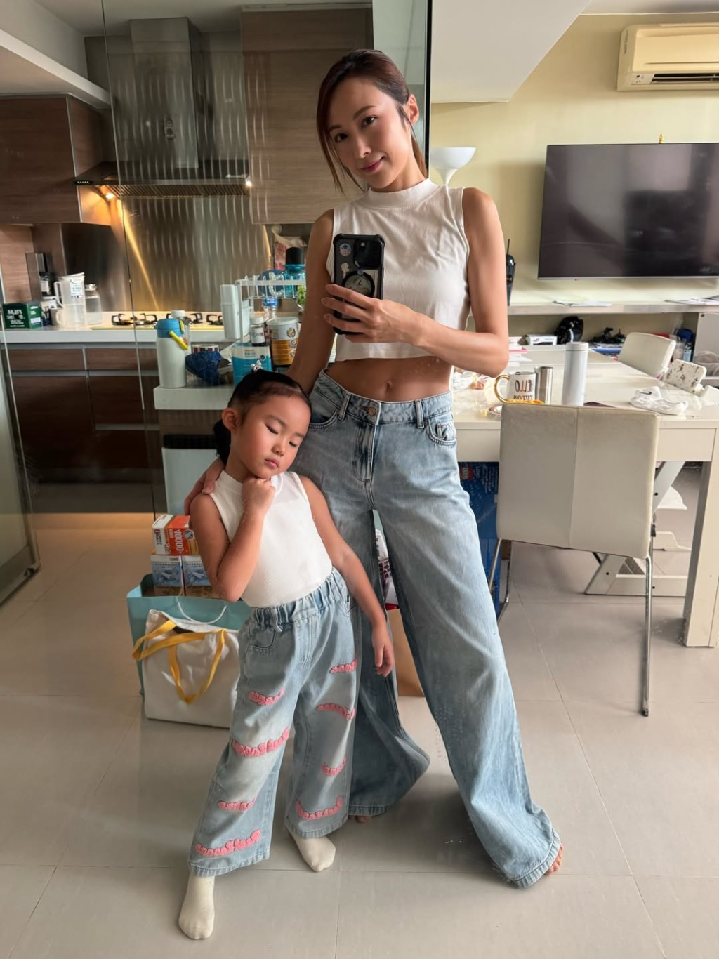 麥秋成與湯怡的5歲女兒「麥QQ」麥紫喬轉眼間已經K3，正忙於為小一面試作準備。(圖：湯怡IG)
