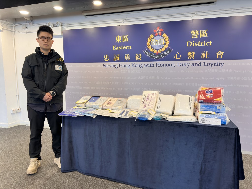 警方东区警区反三合会行动组督察吴敏芳讲述案情。梁国峰摄