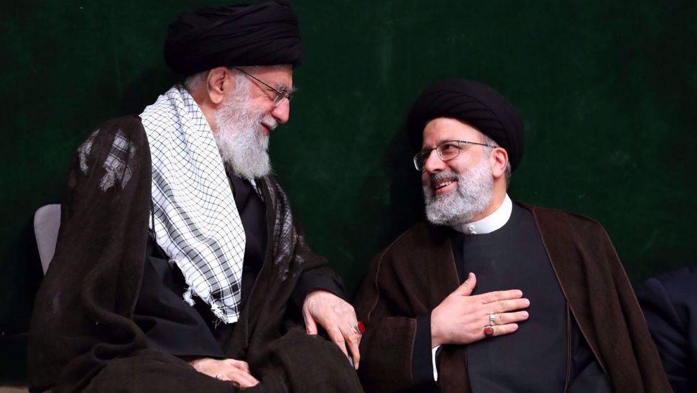 伊朗精神領袖哈梅內伊（左）和萊希。