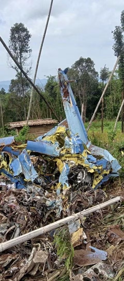 缅甸一架战斗机坠毁。缅甸国防部X图片
