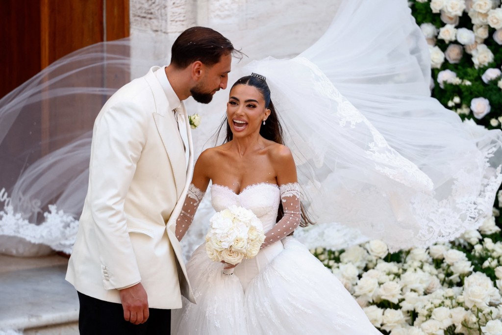 當拿隆馬與交往多年的伴侶結婚。路透社