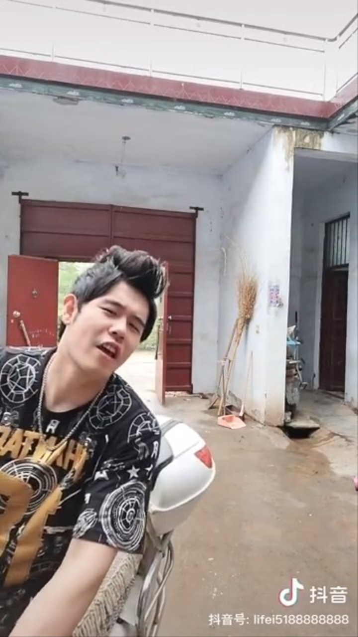 驟眼看的確十分相似。