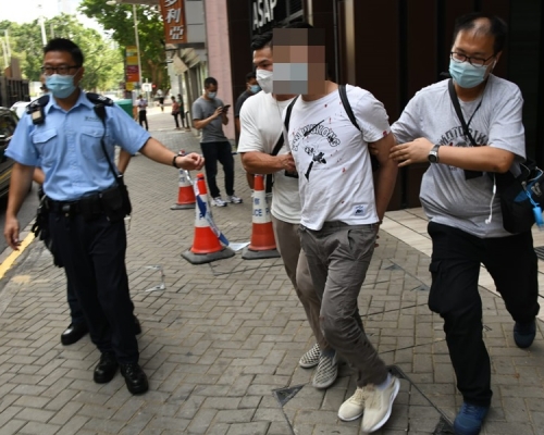 四男子在北角被警員截查時逃跑，其中一人在銅鑼灣被捕，涉嫌企圖爆竊。