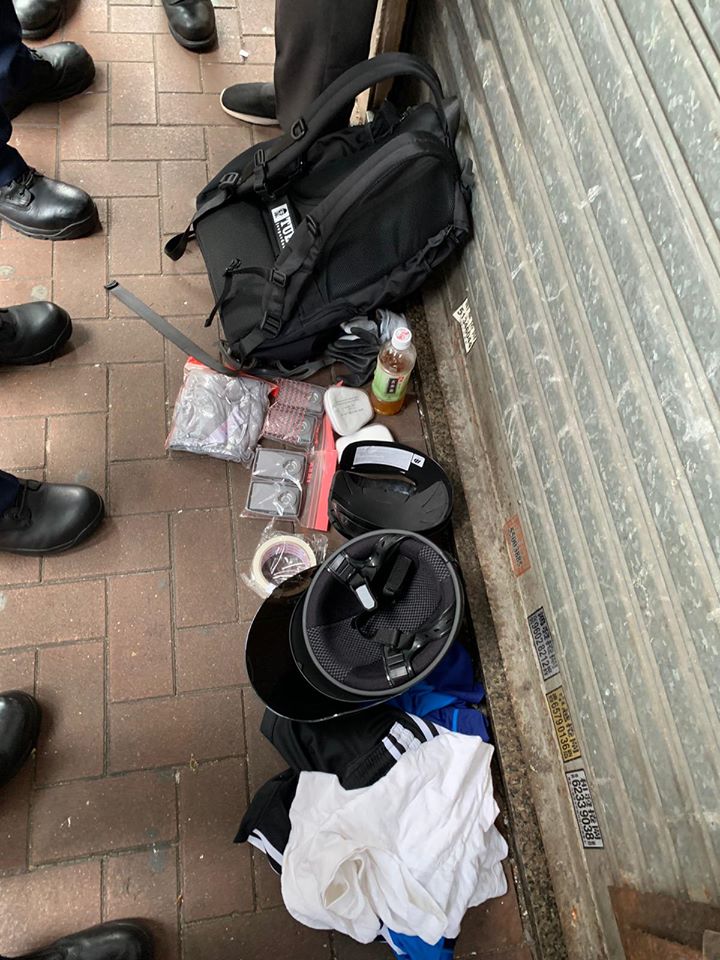 荃灣兩名學生涉藏工具可作非法用途被捕。警方FB圖片