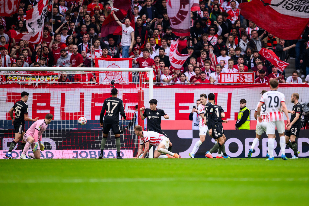 弗赖堡一度领先两球。美联社 弗赖堡一度领先两球。美联社