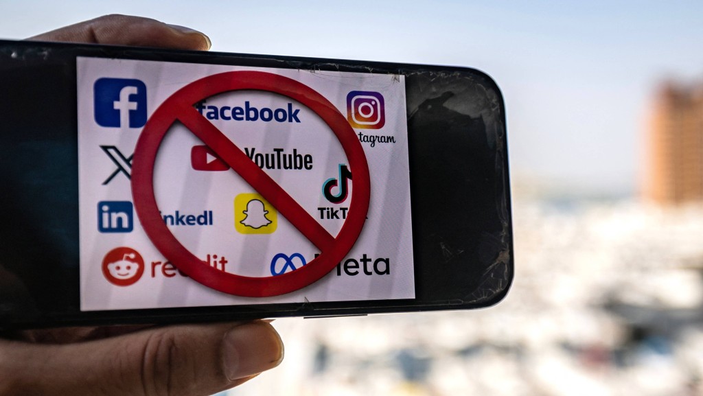 澳洲全面禁止未滿16歲的青少年使用Facebook、Instagram、TikTok、YouTube、X等10個主流社群媒體平台。法新社