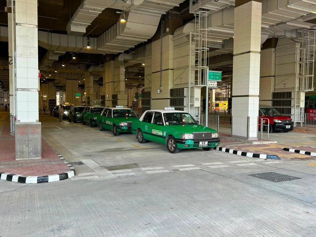 港鐵錦上路站D出口新公共運輸交匯處全面啟用。運輸署fb 港鐵錦上路站D出口新公共運輸交匯處全面啟用。運輸署fb