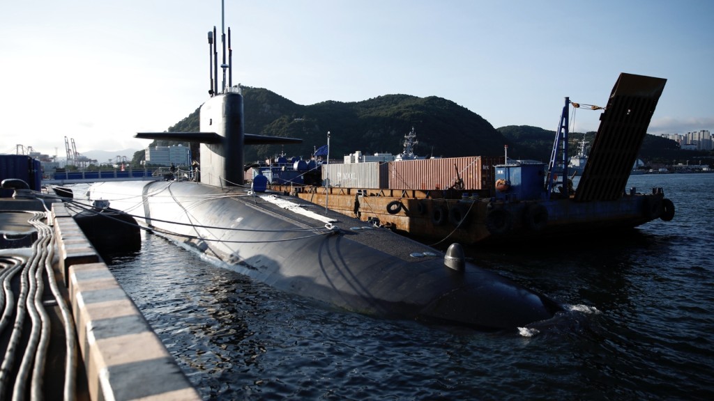 美國俄亥俄級戰略核潛艇「肯塔基號」（USS Kentucky，SSBN-737）目前停靠在南韓釜山。 美聯社