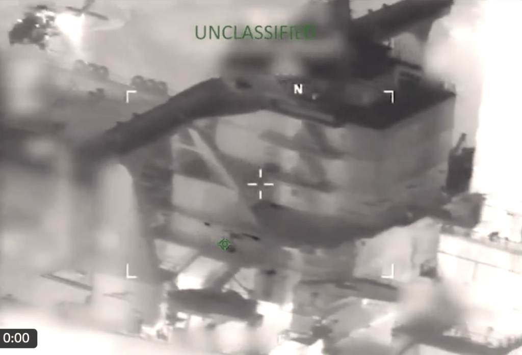 影片中有戰機接近「索菲亞號」。X@Southcom