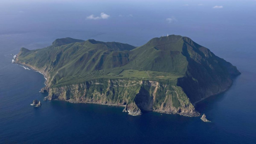 日本鹿兒島吐噶喇群島10分鐘連震兩次。路透社