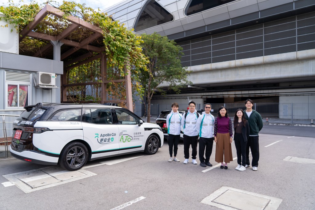 陳美寶早前視察自動駕駛在啟德一帶進行的道路測試。局長網誌