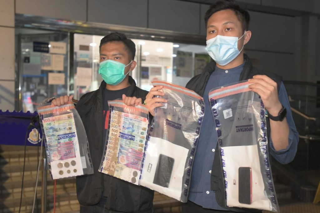 警方展示證物。