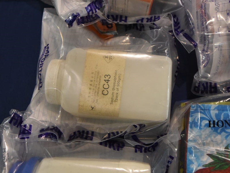 警方觀塘迷你倉搜出爆炸品及化學物品拘男子。