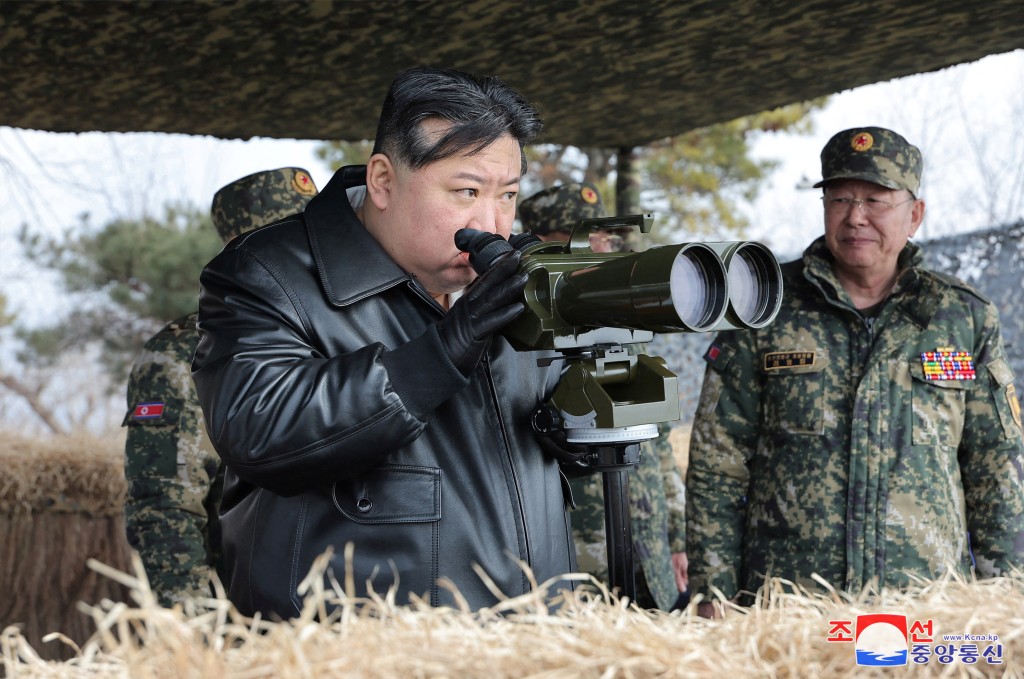北韓和伊朗是反美戰線的傳統盟友，金正恩近期頻視察火炮演習。路透社