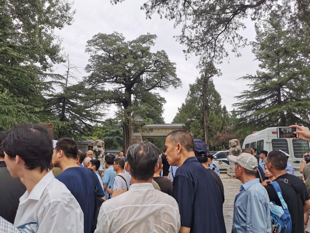 李鹏告别仪式拒绝公众吊唁。张言天摄