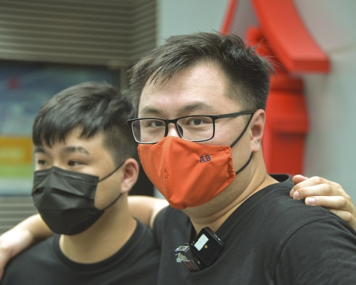 元朗區區議員王百羽(右)。資料圖片