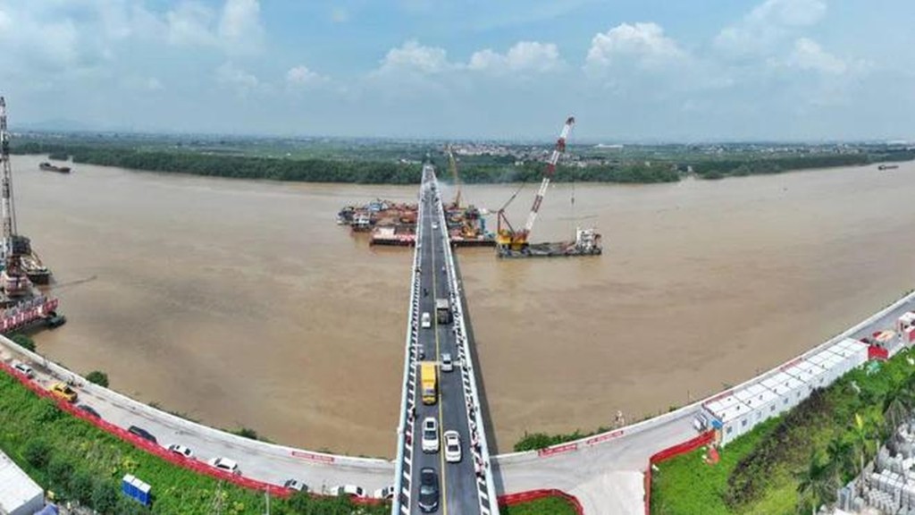 被船撞斷的廣州南沙瀝心沙大橋全面恢復通車。