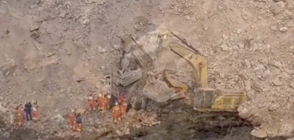 內蒙古煤礦塌1080萬方土石 救援困難