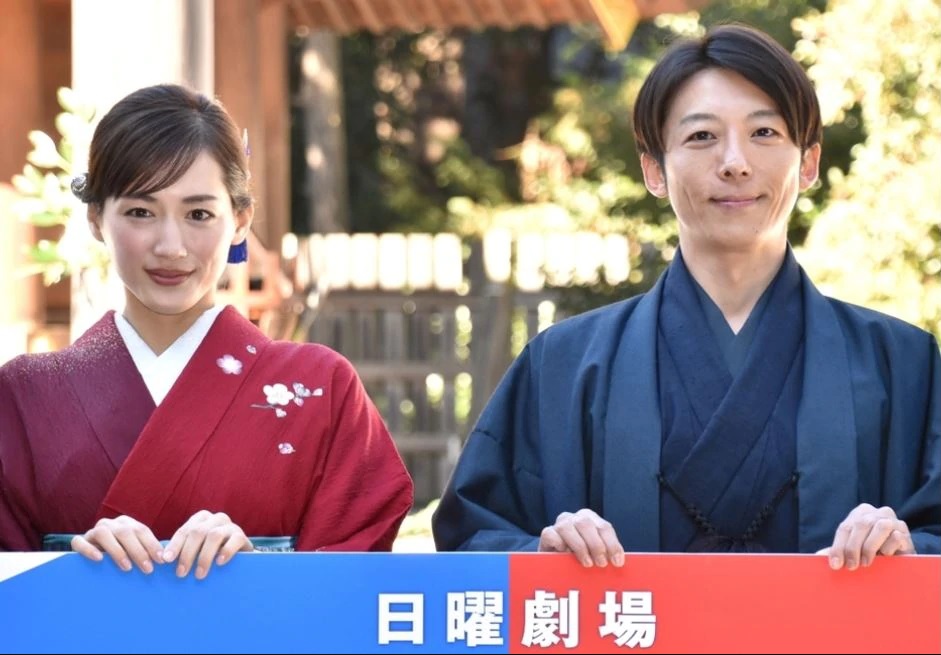 綾瀨遙和高橋一生合體宣傳新劇《天堂與地獄》。