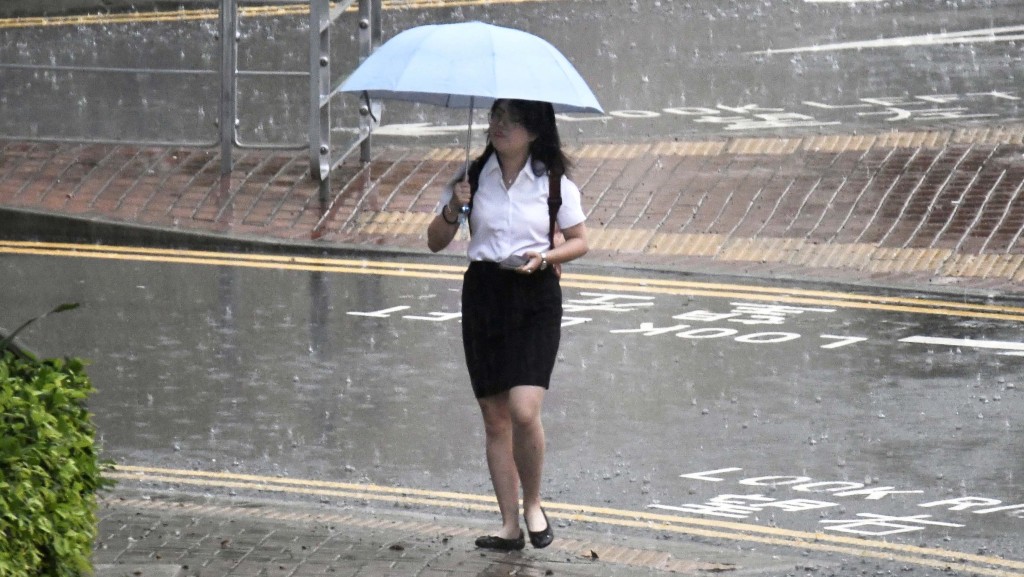 天氣｜天文台：周末至下周初本港天氣不穩  雨勢有時頗大及有狂風雷暴