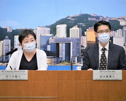 劉家獻(右)呼籲病人不要擅自離開。資料圖片
