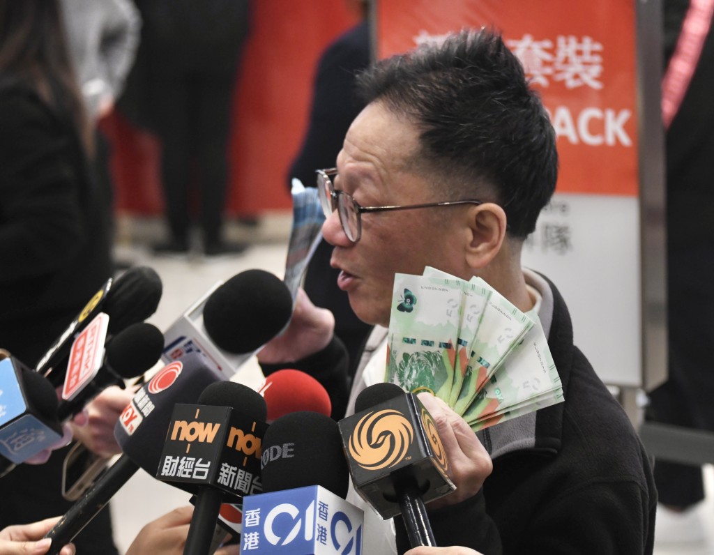 梁先生對流程十分滿意，稱現場人手充足、場地寬敞，服務亦很順暢。