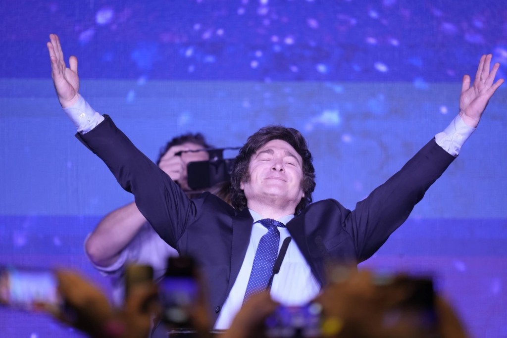 自由主义经济学家米莱当选阿根廷新总统。美联社