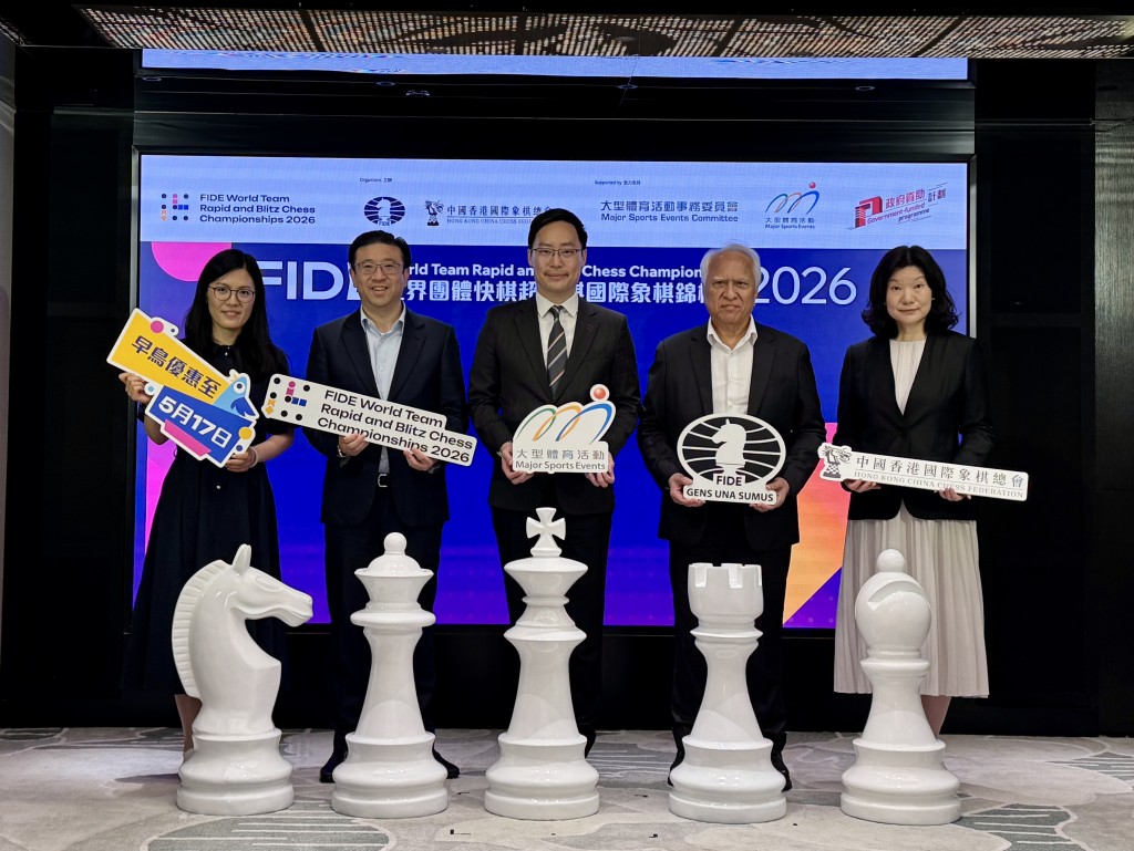 文化体育及旅游局体育专员蔡健斌（中）致辞。杨功煜摄