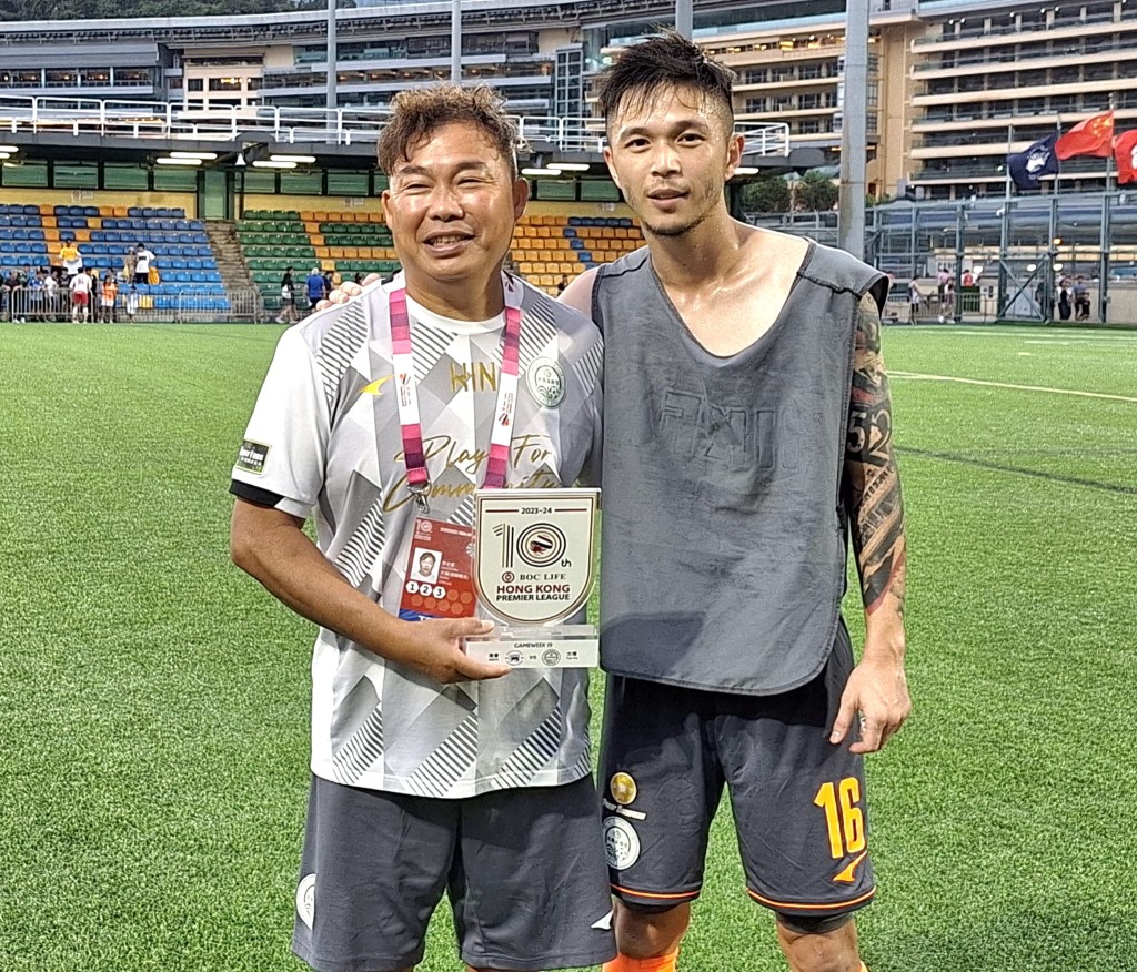 陈肇钧（右）当选今场MVP。（陆永鸿摄）