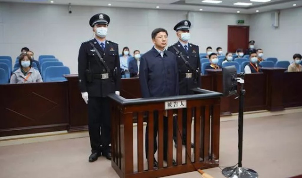 重慶原公安局長鄧恢林被判15年。 
