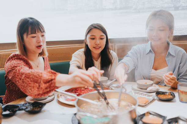 ■在內地生活,無論是堂食還是外賣,食品安全和衛生都是大家關心的問題,了解內地的食品安全監管架構,以及作者根據自身經驗總結的一些小貼士,可以大大減低「中伏」風險,吃得安心又健康。 ■在內地生活,無論是堂食還是外賣,食品安全和衛生都是大家關心的問題,了解內地的食品安全監管架構,以及作者根據自身經驗總結的一些小貼士,可以大大減低「中伏」風險,吃得安心又健康。