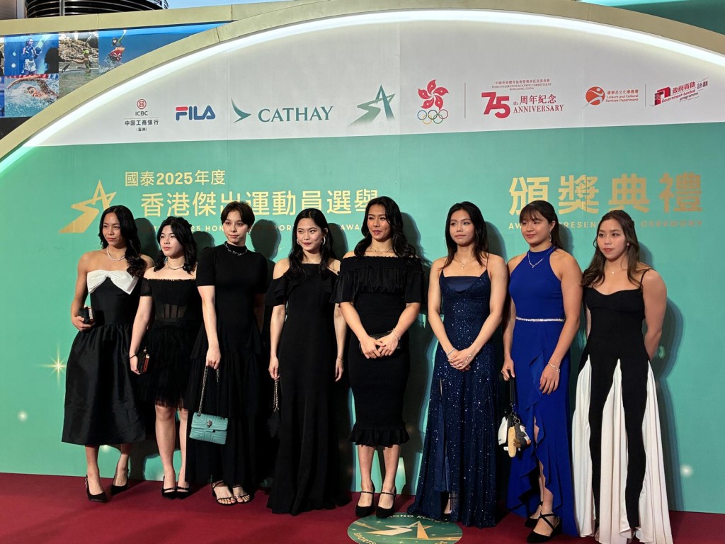 運動員們在賽場之外不一樣的另一面和美態。本報圖片