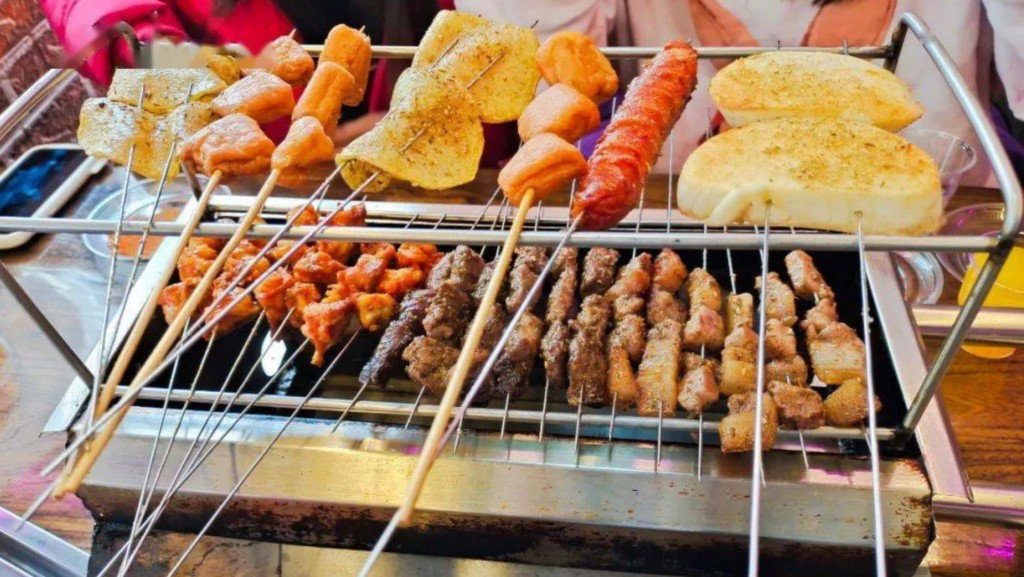 淄博燒烤令淄博市成為網紅城市。