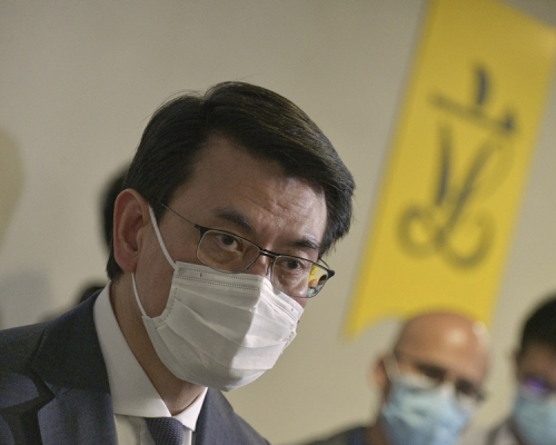 邱騰華表示暫未有本地口罩生產資助申請完全符合政府要求。資料圖片