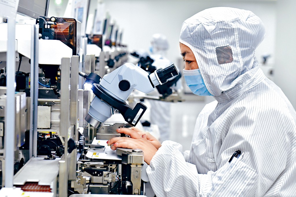 习近平强调发展新质生产力要因地制宜，批评「一些地方不顾实际，盲目追风口」。