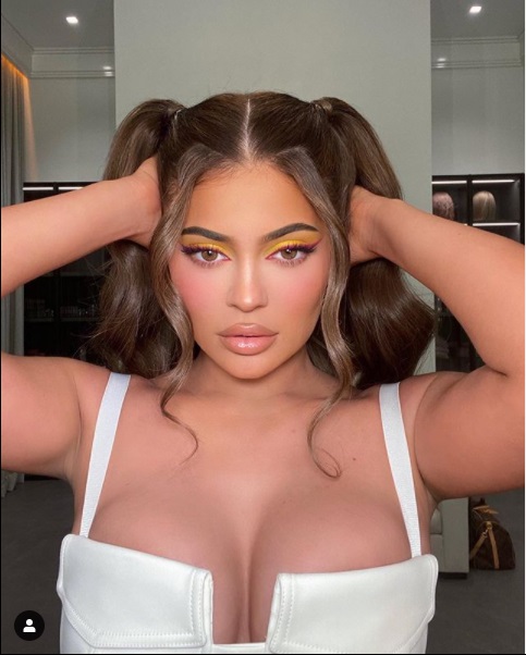 Kylie Jenner以54.3億身家排第29位。